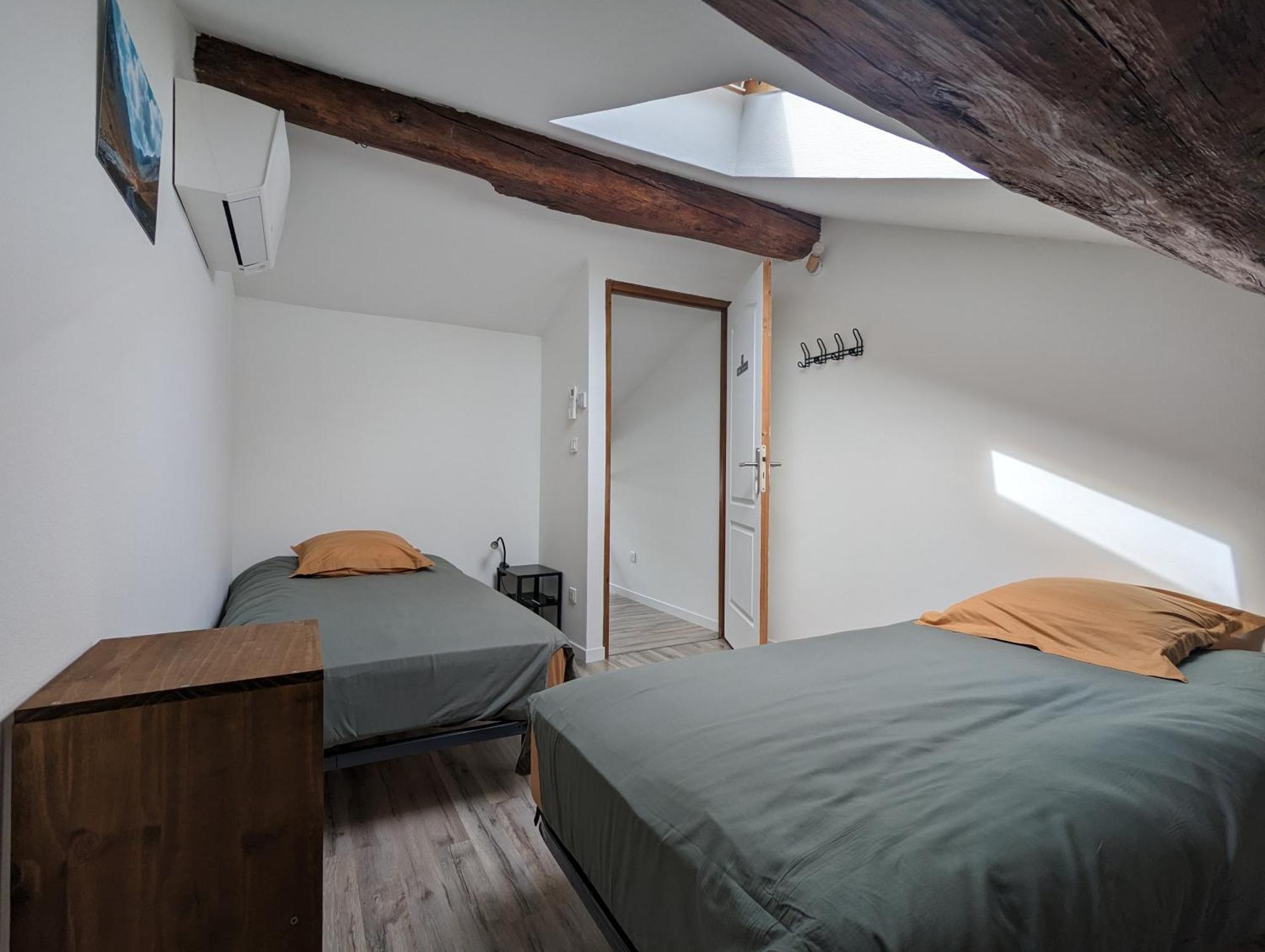 Le Cinoche, Cocon Sous Les Toits Apartment Понт-де-Во Екстериор снимка