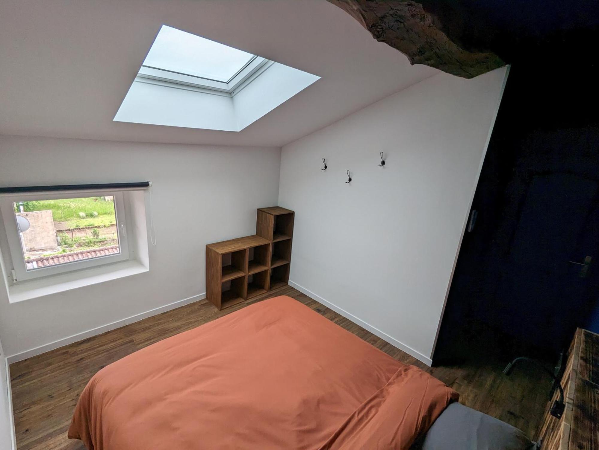 Le Cinoche, Cocon Sous Les Toits Apartment Понт-де-Во Екстериор снимка